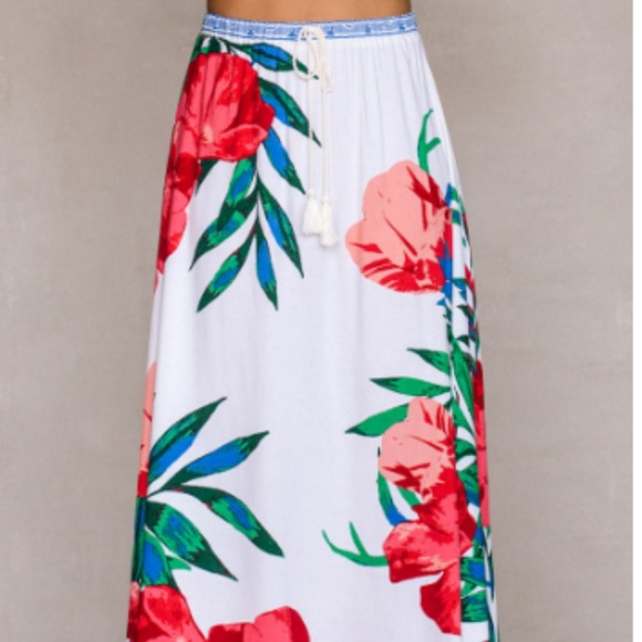 nl Dresses & Skirts - Women's White & Red Drawstring Waist Floral Printed Maxi Skirt